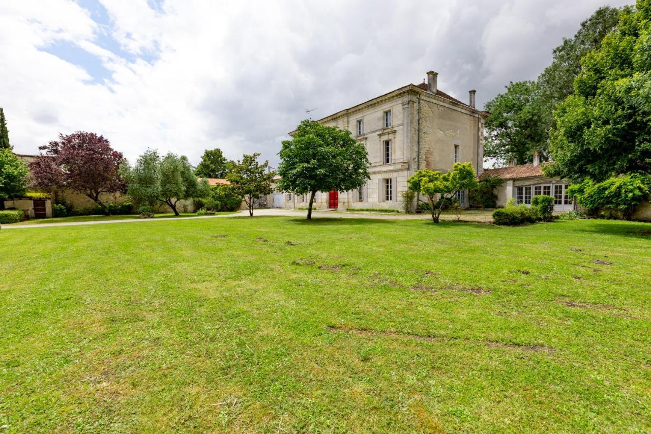 Domaine De Pladuc Bed & Breakfast Lachaise Exterior photo