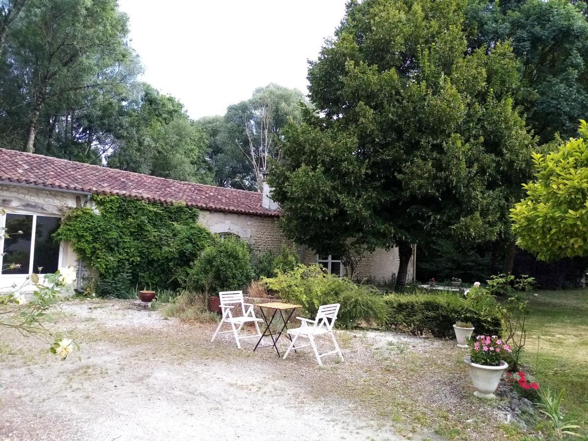 Domaine De Pladuc Bed & Breakfast Lachaise Exterior photo